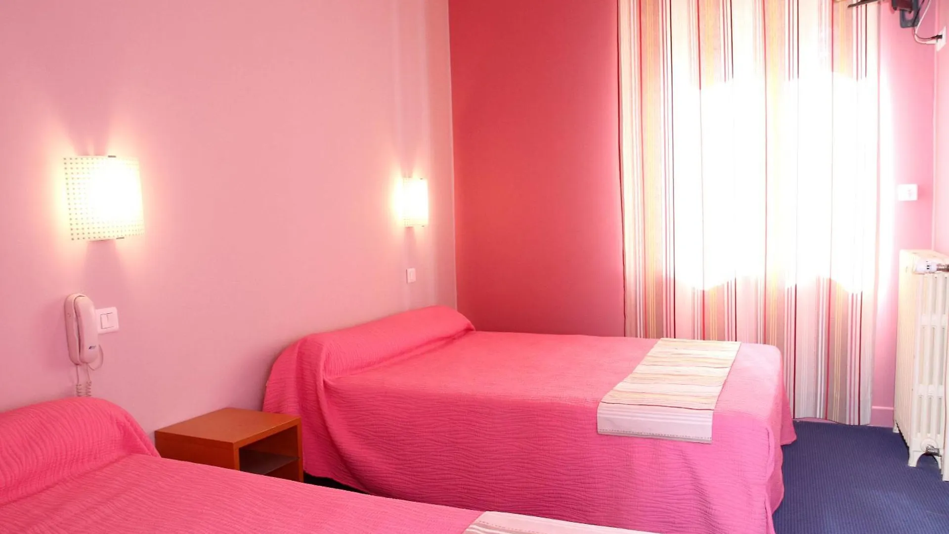 Logis Hotel Le Clos Des Oliviers Bourg-Saint-Andeol