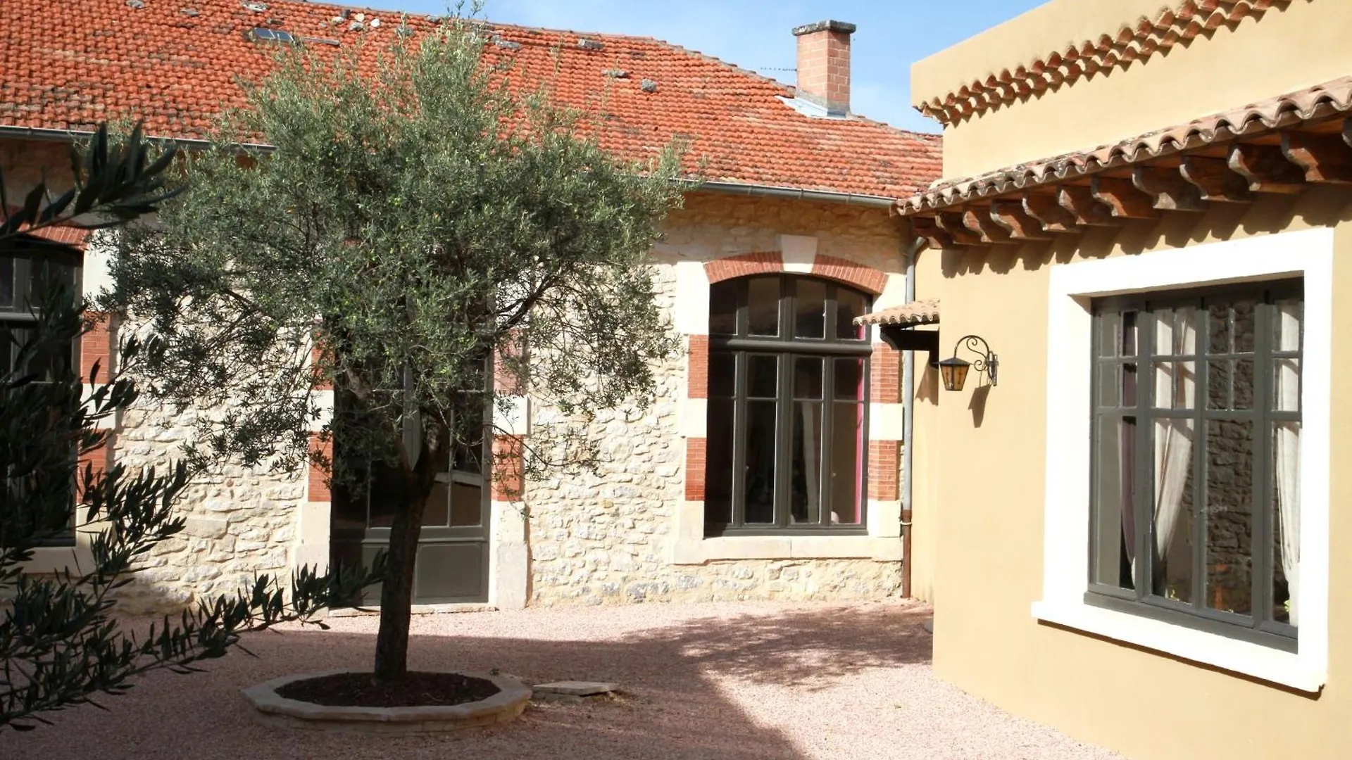 Logis Hotel Le Clos Des Oliviers Bourg-Saint-Andeol